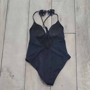 LANTLAKIS Bllack One-Piece Swimsuit Size med T Back With Padding